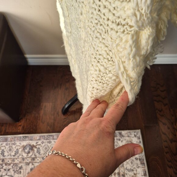 Cable Knit Long Sweater - Picture 4 of 9